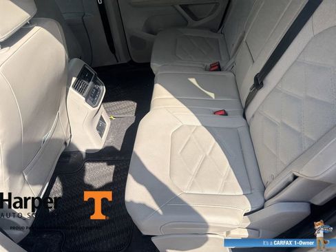 Used 2024 Volkswagen Atlas SE w/ Panoramic Sunroof Package image 10