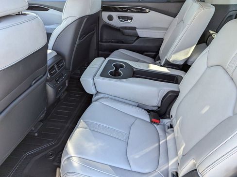 New 2025 Honda Pilot EX-L image 9