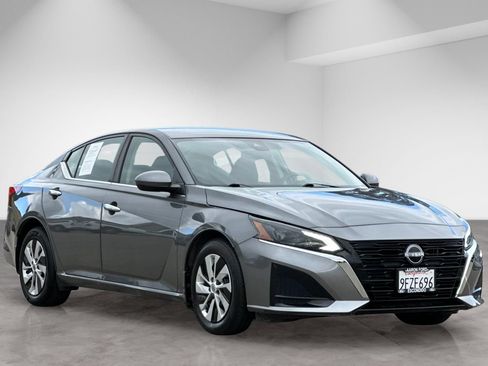 Used 2023 Nissan Altima 2.5 S FWD image 9