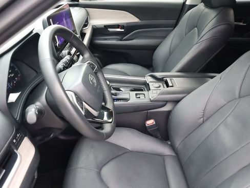 Used 2026 Toyota Grand Highlander AWD image 16