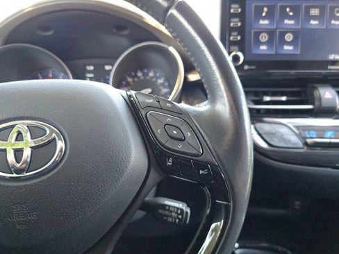 Used 2022 Toyota C-HR Limited FWD image 30