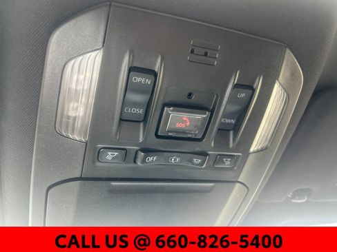 Used 2021 Toyota Highlander XSE FWD image 30