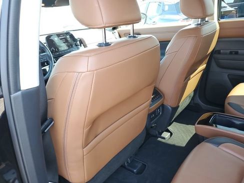 Certified 2025 Nissan Pathfinder Platinum AWD/4WD image 13