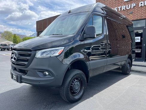 Used 2024 Mercedes-Benz Sprinter 2500 image 8