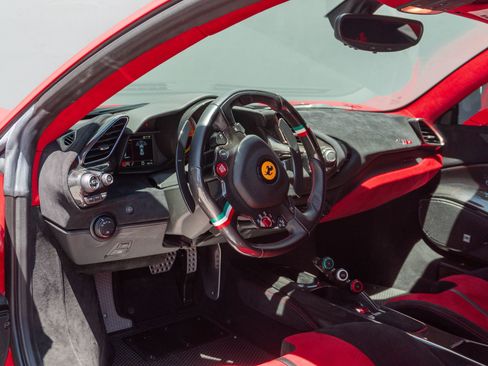 Used 2019 Ferrari 488 Pista Coupe RWD image 78