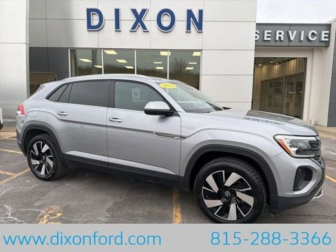 Used 2024 Volkswagen Atlas Cross Sport SE FWD image 1
