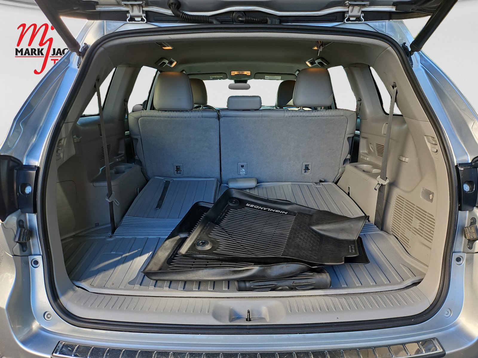 Used 2019 Toyota Highlander Plus AWD/4WD image 17
