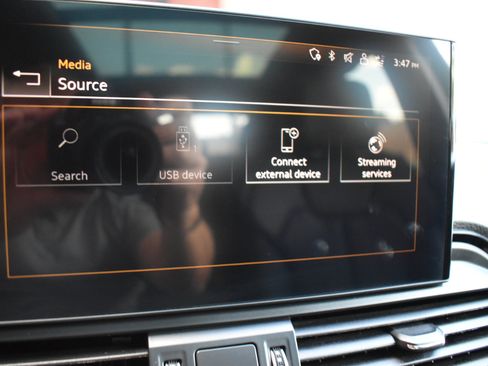 Used 2021 Audi Q5 Prestige w/ Prestige Package image 30