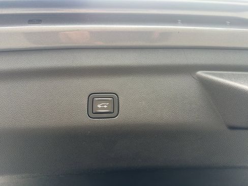 Used 2022 Chevrolet Tahoe RST w/ Sport Performance Package image 24