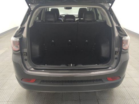 Used 2022 Jeep Compass Limited AWD/4WD image 29