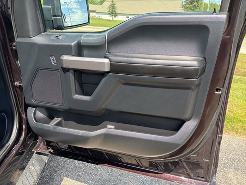 Used 2019 Ford F150 XLT w/ Equipment Group 302A Luxury AWD/4WD image 15