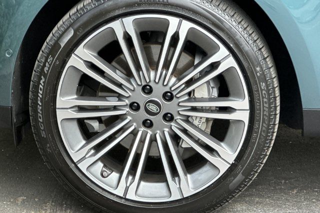 Certified 2025 Land Rover Range Rover Sport SE AWD/4WD image 25