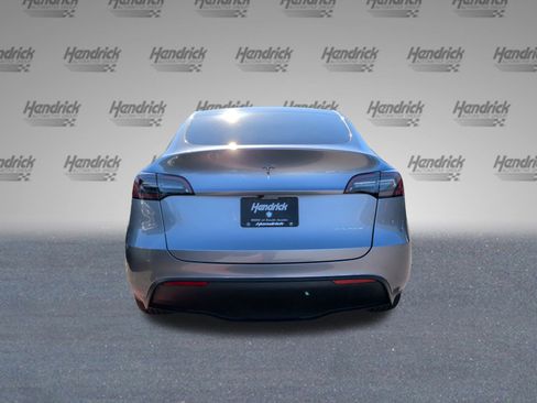 Used 2024 Tesla Model Y Long Range image 8