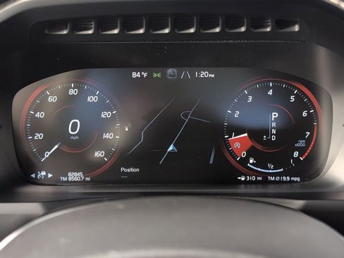 Used 2016 Volvo XC90 T5 R-Design image 18