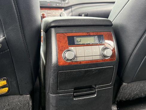 Used 2012 Toyota Highlander Limited w/ Tow Pkg image 27