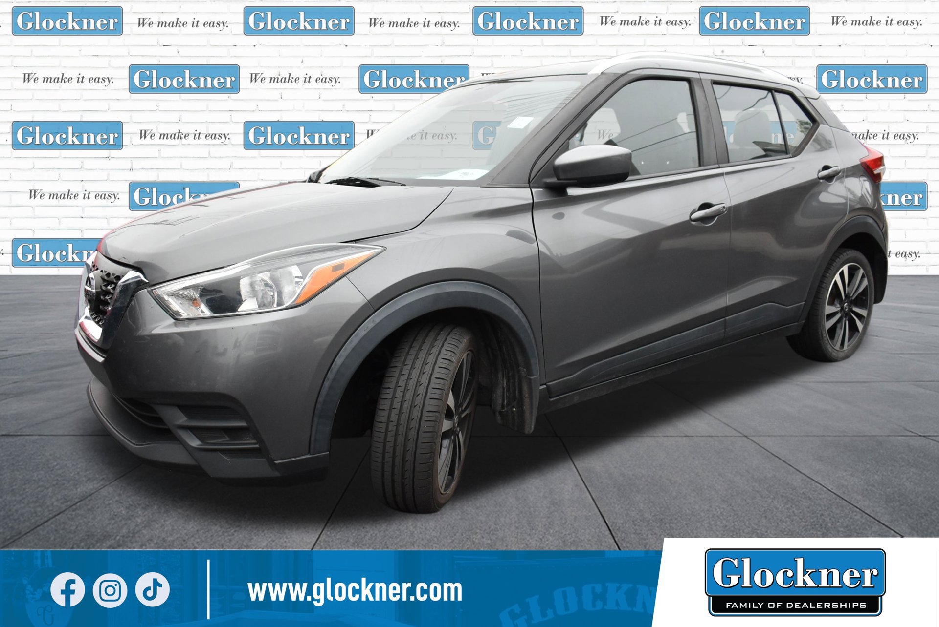 Used 2018 Nissan Kicks SV FWD image 1