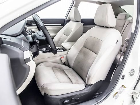 Used 2021 Nissan Altima 2.5 SV w/ SV Premium Package FWD image 30