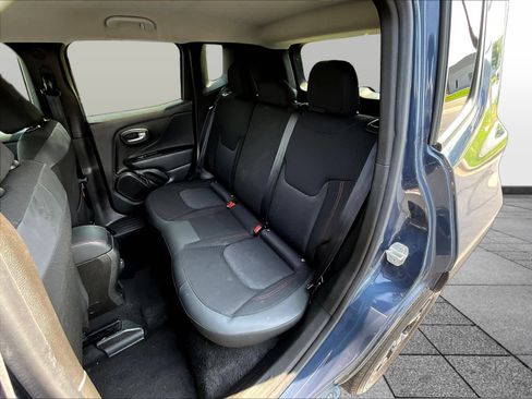 Used 2023 Jeep Renegade Trailhawk AWD/4WD image 25