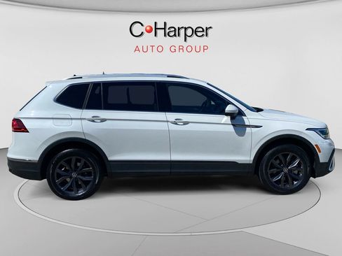 Used 2023 Volkswagen Tiguan SE AWD/4WD image 2