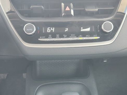 Used 2025 Toyota Corolla LE FWD image 15