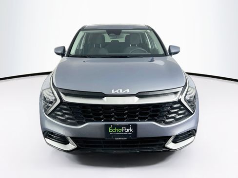 Used 2025 Kia Sportage LX FWD image 2