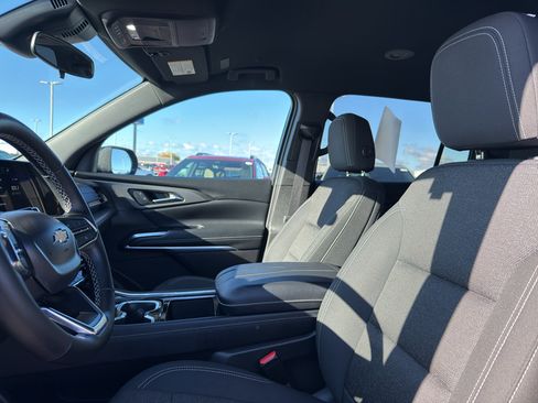 Certified 2025 Chevrolet Traverse LT image 26
