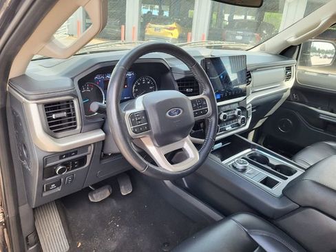 Used 2024 Ford Expedition Max XLT RWD image 10