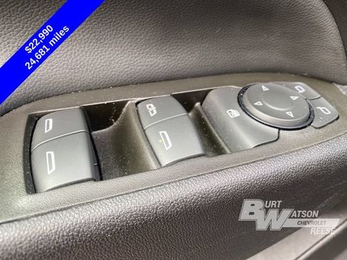 Used 2024 Chevrolet Equinox LT FWD image 16