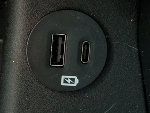 Used 2022 Ford F150 Lariat w/ Equipment Group 502A High image 26