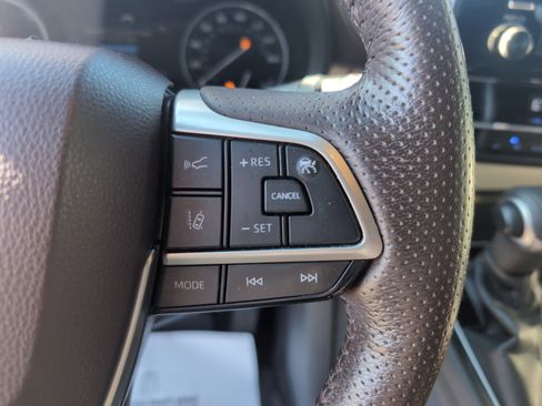 Certified 2021 Toyota Sienna Platinum image 20