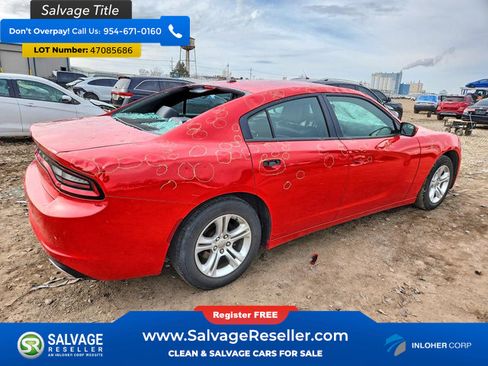 Used 2021 Dodge Charger SXT w/ Leather Interior Group RWD image 4