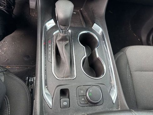 Used 2023 Chevrolet Traverse LT image 7