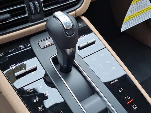 New 2026 Porsche Macan image 34