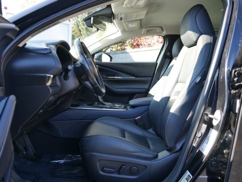 Used 2020 MAZDA CX-30 FWD w/ Preferred Package image 12