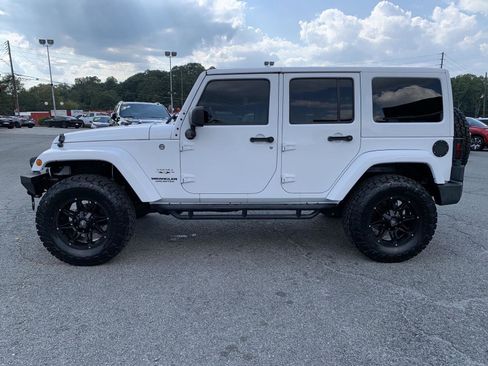 Used 2017 Jeep Wrangler Unlimited Sahara w/ Connectivity Group image 6