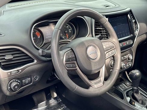 Used 2021 Jeep Cherokee Limited FWD image 19