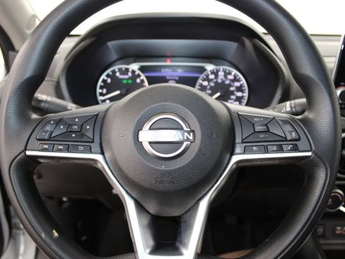Used 2025 Nissan Sentra SV FWD image 32