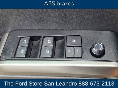 Used 2022 Toyota Tacoma SR5 AWD/4WD image 26