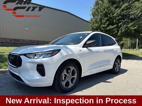 Used 2023 Ford Escape ST-Line w/ Tech Pack #1 FWD image 1
