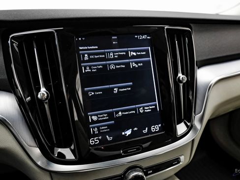 Used 2020 Volvo V60 T5 Momentum w/ Protection Package Premier image 58