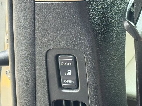 Used 2019 Honda Odyssey EX image 19