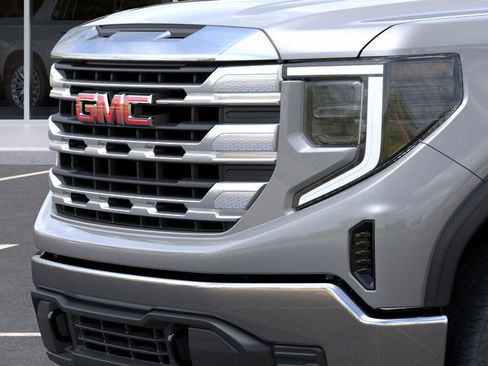 New 2025 GMC Sierra 1500 SLE w/ Preferred Package image 13