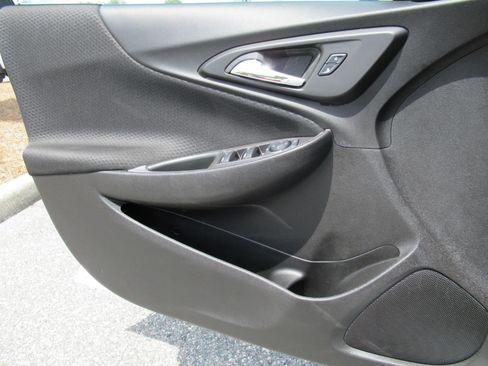 Used 2024 Chevrolet Malibu LS FWD image 18