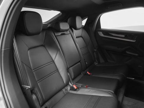 New 2026 Porsche Cayenne Coupe image 25