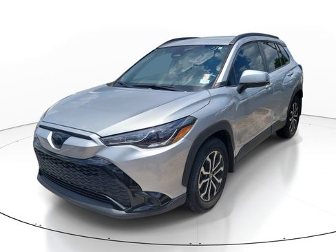 Used 2024 Toyota Corolla Cross AWD Hybrid image 3