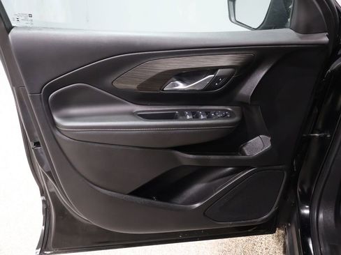 Used 2024 GMC Terrain SLE image 13