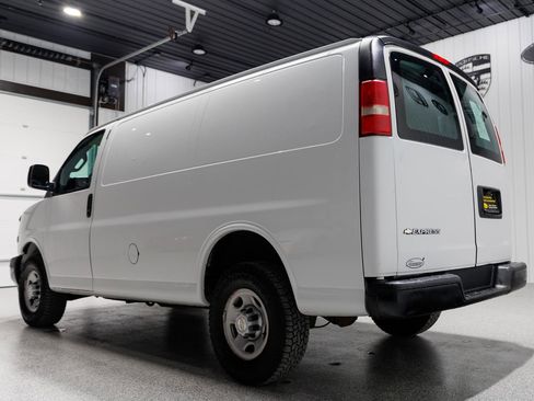 Used 2018 Chevrolet Express 2500 image 4