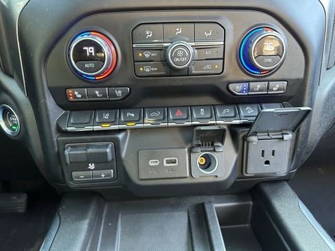 Used 2022 Chevrolet Silverado 2500 LTZ w/ LTZ Plus Package image 23