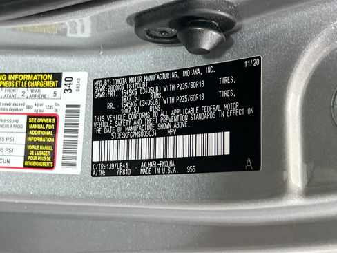 Used 2021 Toyota Sienna Platinum AWD/4WD image 35