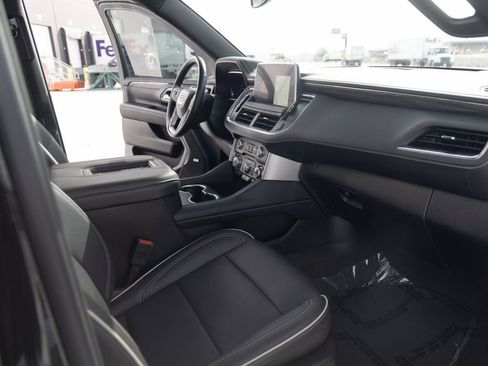 Used 2024 GMC Yukon XL SLT image 27